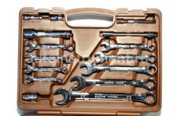 Набор инструмента OMBRA OMT82S12 (82 предмета) 1/4",1/2" 12 гр. пласт.кейс