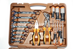Набор инструмента OMBRA OMT77S12 (77 предметов) 1/4",1/2" 12 гр. пласт.кейс