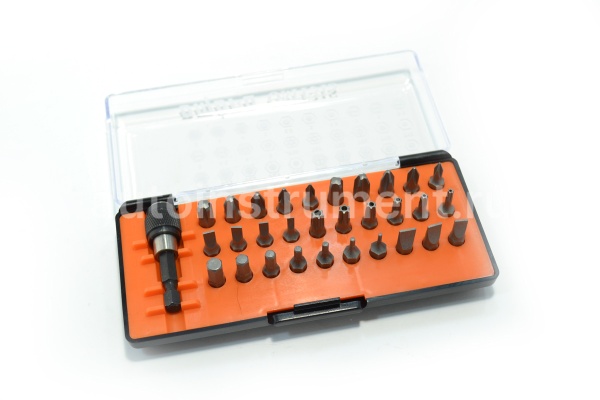 Набор бит 31 пр. OMBRA TORX, HEX, PHILIPS, POZIDRIV, SLOTTED + адаптер пласт. коробка