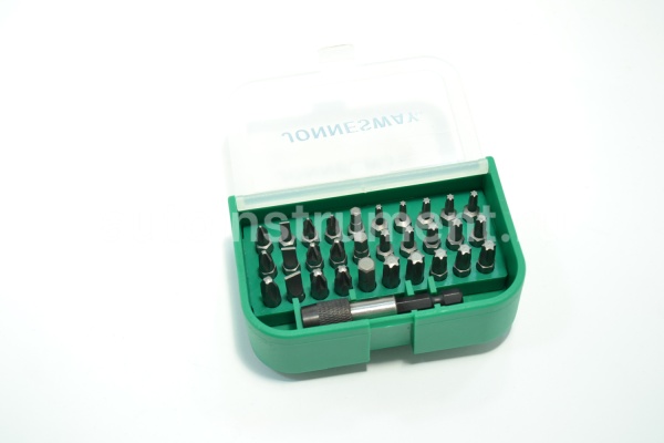 Набор бит 31 пр. Jonnesway TORX, SPLINE, PHILIPS, POZIDRIV, SLOTTED + магнитный адаптер DBT31B